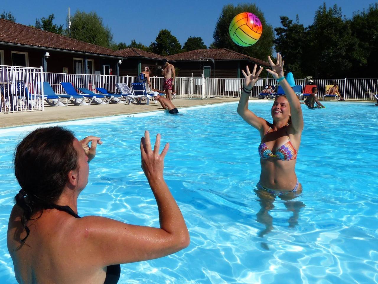 Camping Les Portes Du Beaujolais Anse Exterior foto