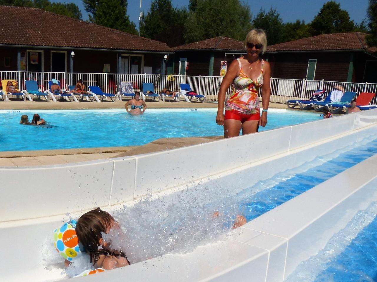 Camping Les Portes Du Beaujolais Anse Exterior foto